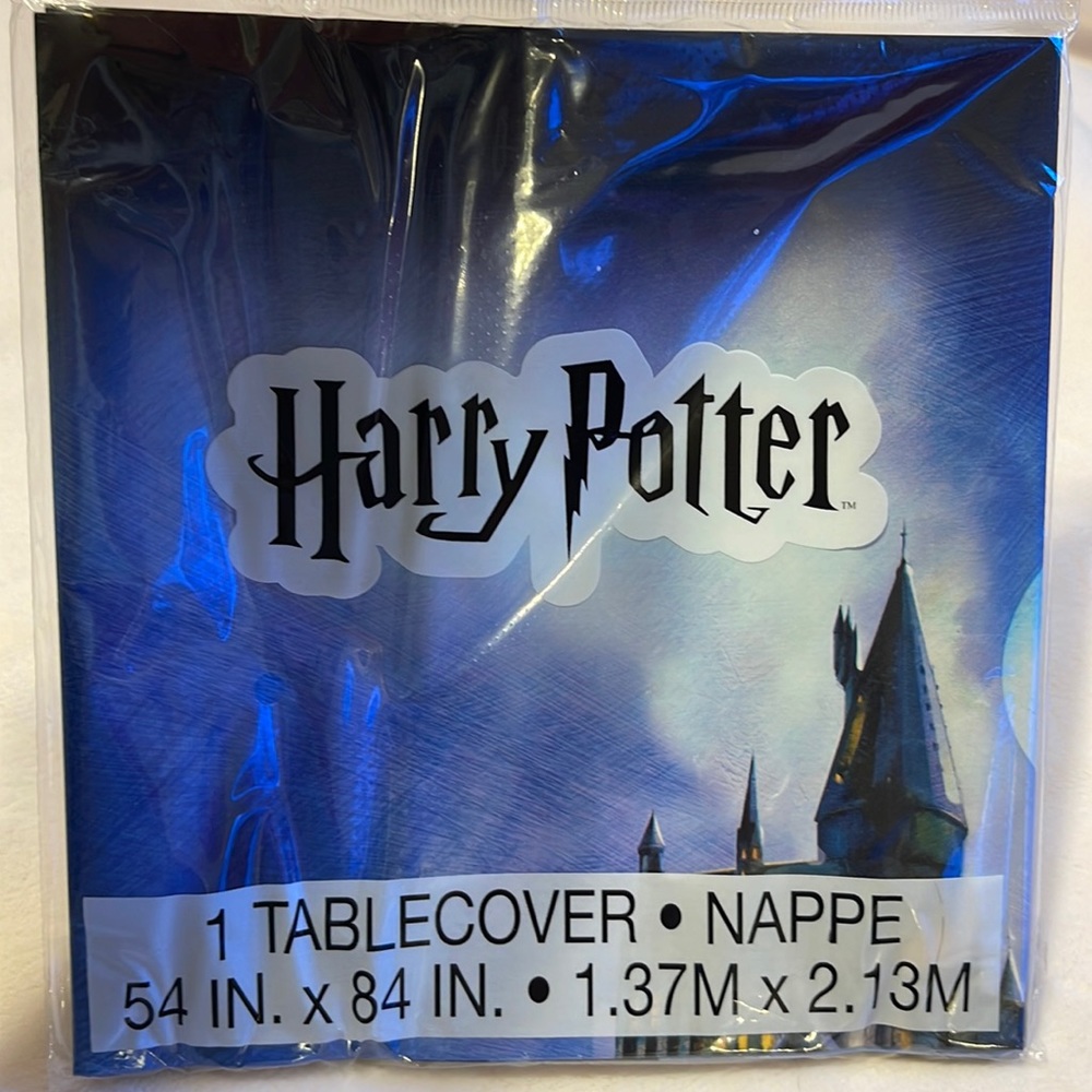 Harry Potter plastic tablecover - NWT - 54x84”